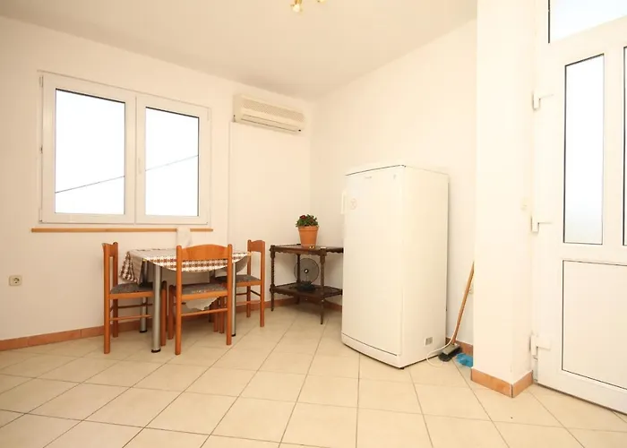 Appartement With A Parking Space Zman, Dugi Otok - 8133 Žman